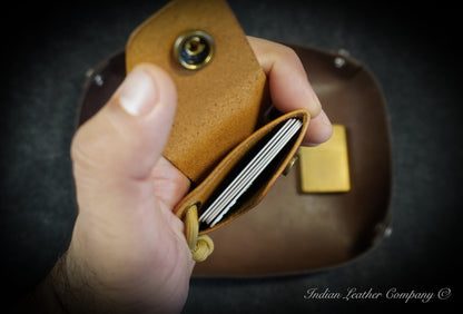 K2 Lite wallet open, displaying 5 cards in a slot and a dedicated cash compartment in elegant Italian leather